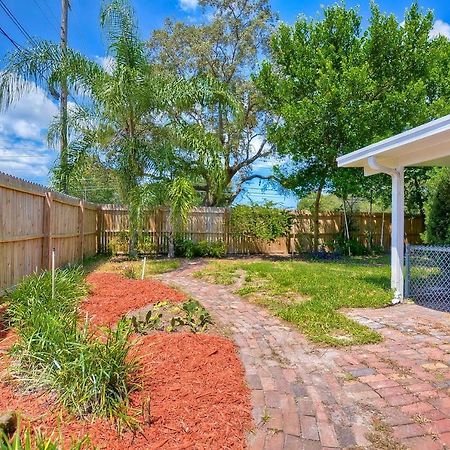 Spacious 5 Bedrooms 3 Bathrooms Family-Friendly Home With Heated Salt Pool Clearwater Exterior photo