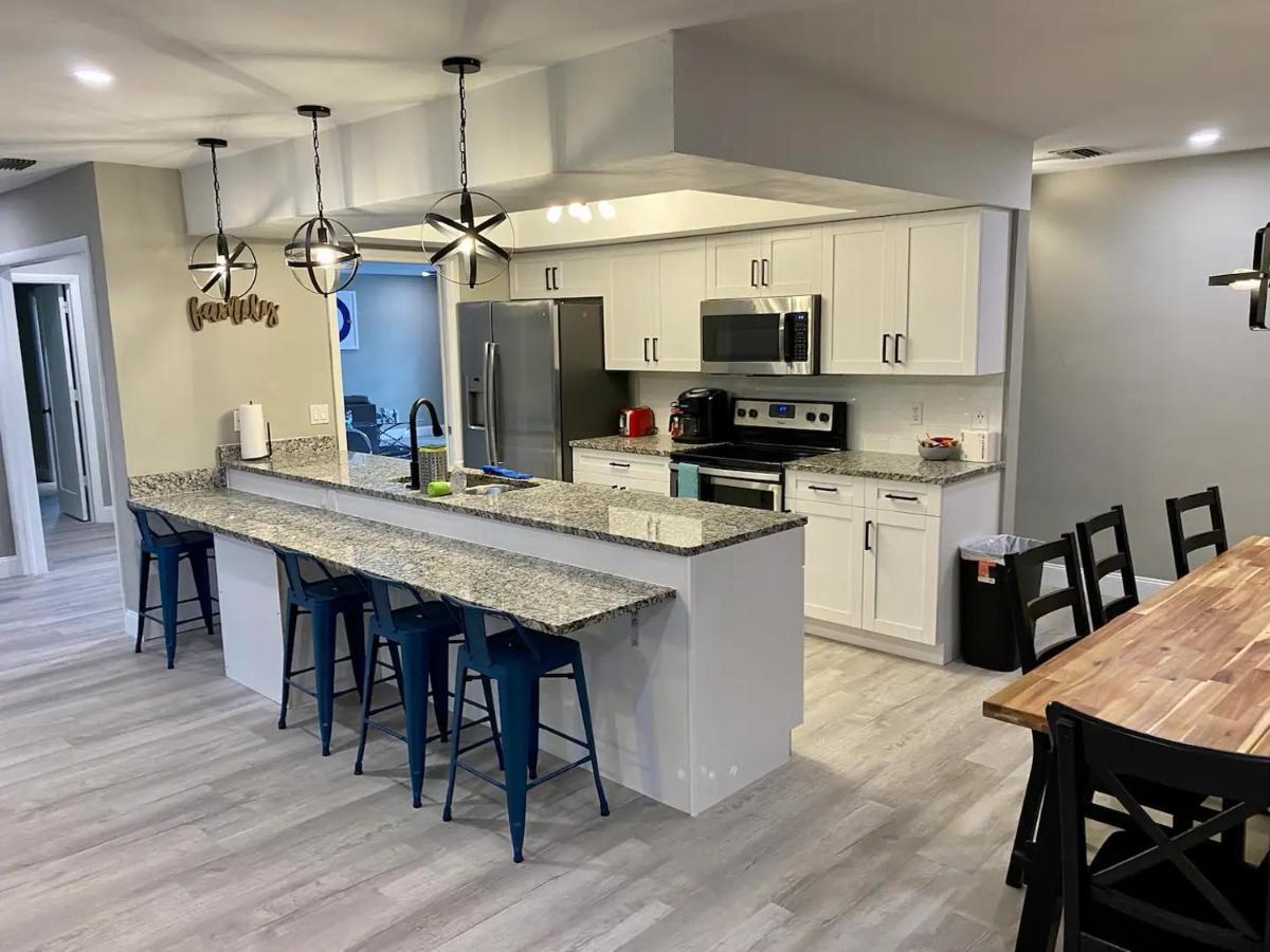 Spacious 5 Bedrooms 3 Bathrooms Family-Friendly Home With Heated Salt Pool Clearwater Exterior photo