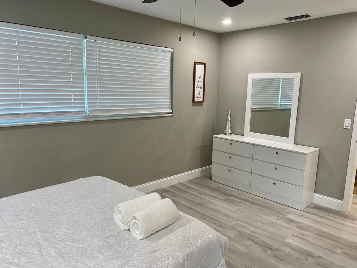 Spacious 5 Bedrooms 3 Bathrooms Family-Friendly Home With Heated Salt Pool Clearwater Exterior photo